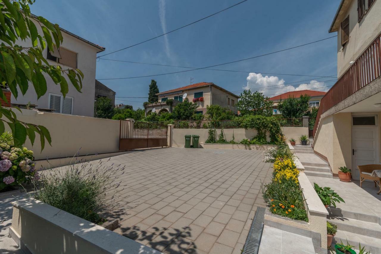 Apartments Flora Trogir Exterior foto
