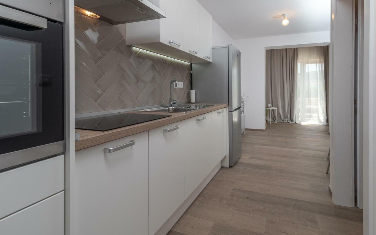 Apartments Flora Trogir Exterior foto