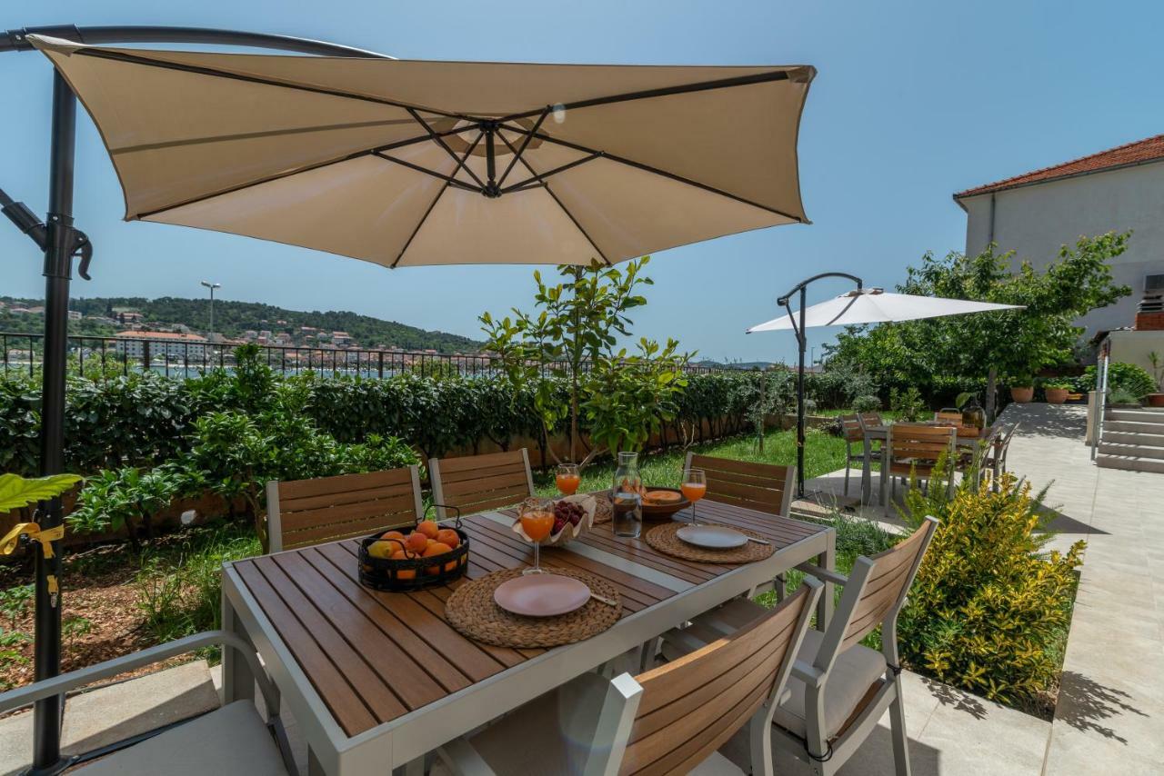 Apartments Flora Trogir Exterior foto
