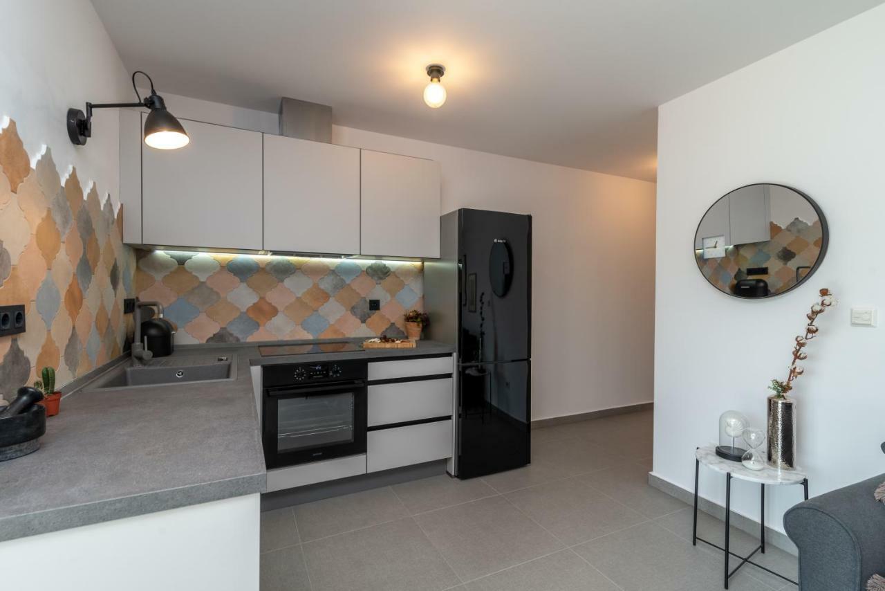 Apartments Flora Trogir Exterior foto